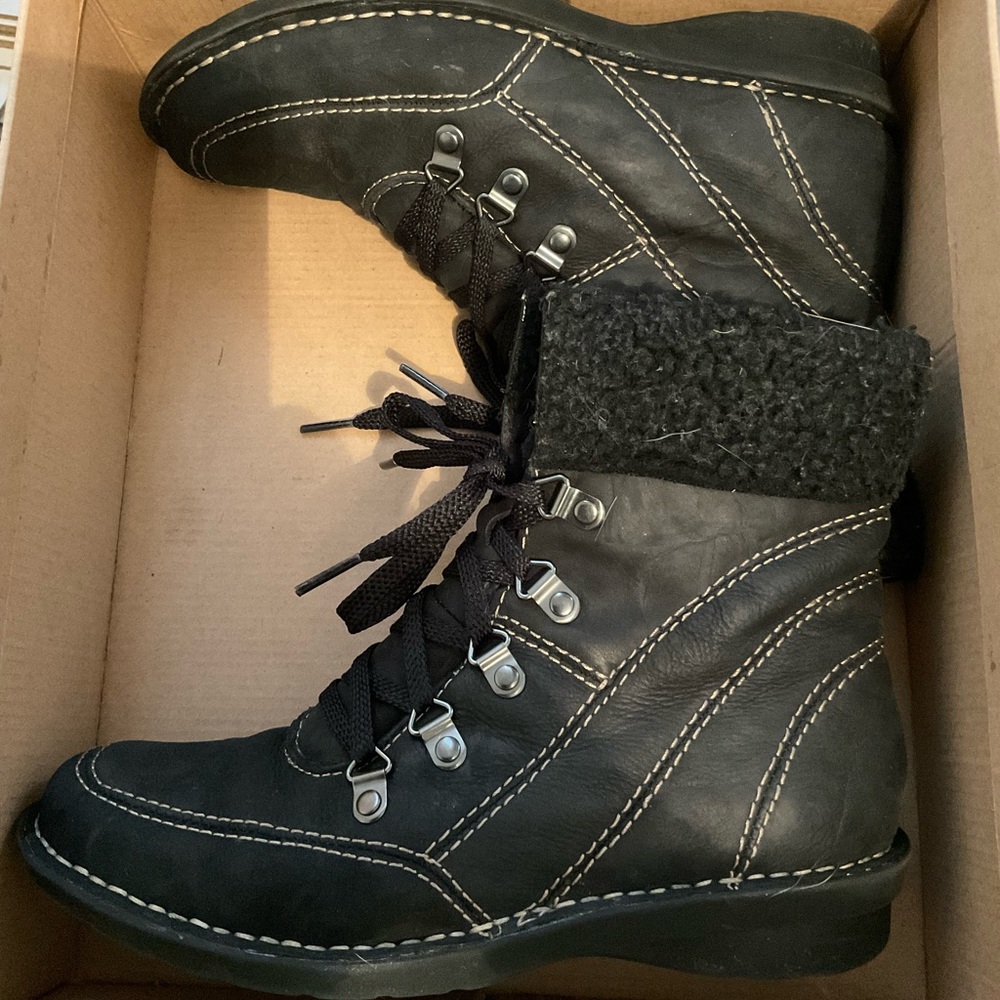 CLARKS BOOTS